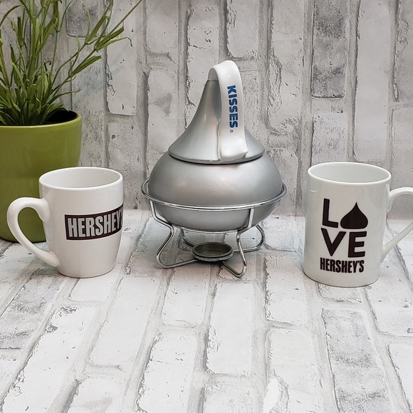 Kisses Ceramic Fondue Pot w/Hershey's Mugs - Picture 3 of 14
